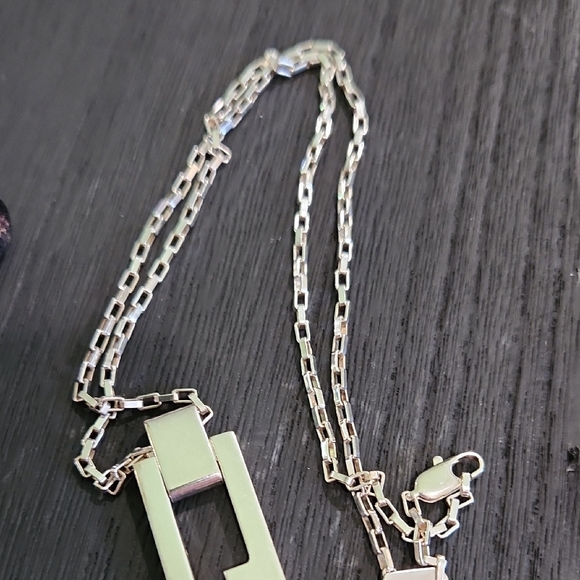 Gucci Silver Geometric Pendant Necklace - Picture 6 of 7